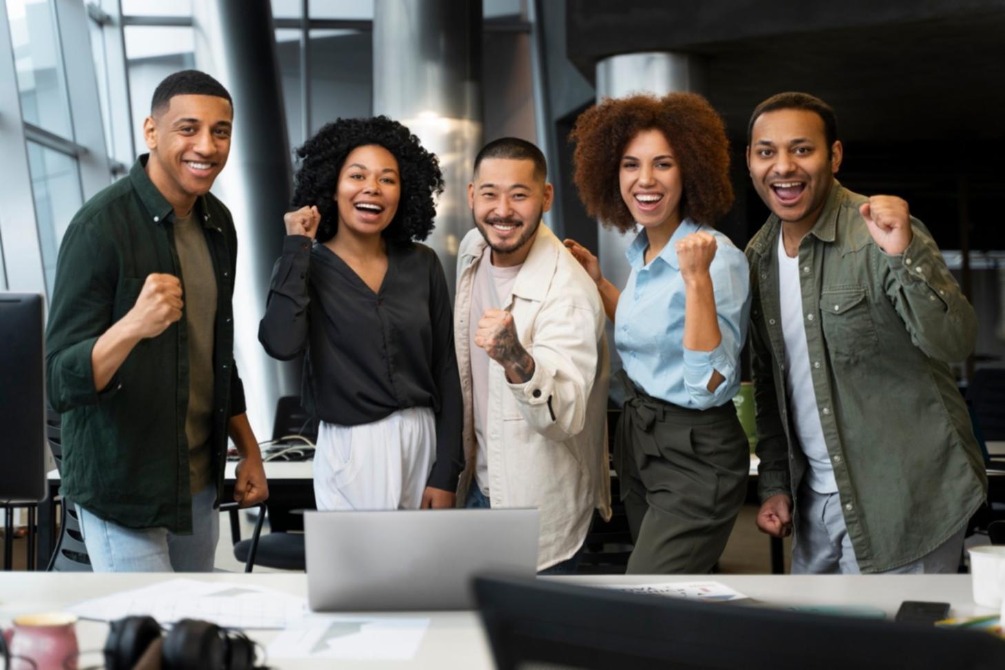 Séance de formation en communication financière avec participants engagés